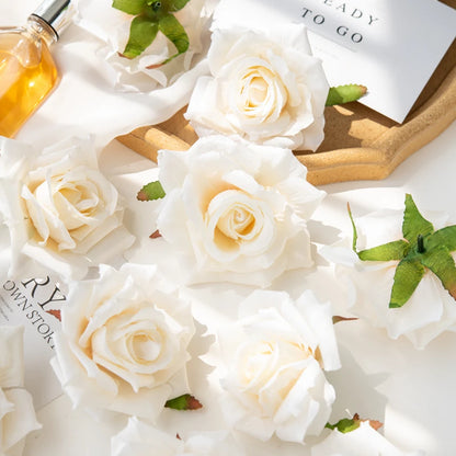 Fleurs artificielles roses en soie avec rendu réaliste