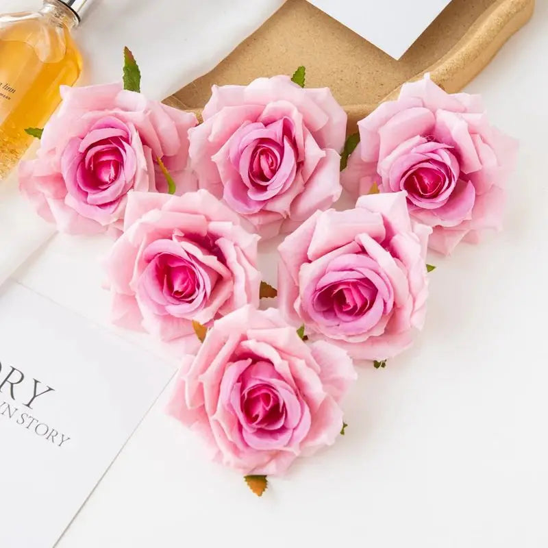 Fleurs artificielles roses en soie avec rendu réaliste