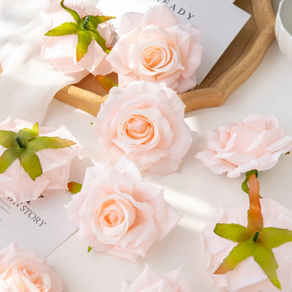 Fleurs artificielles roses en soie avec rendu réaliste